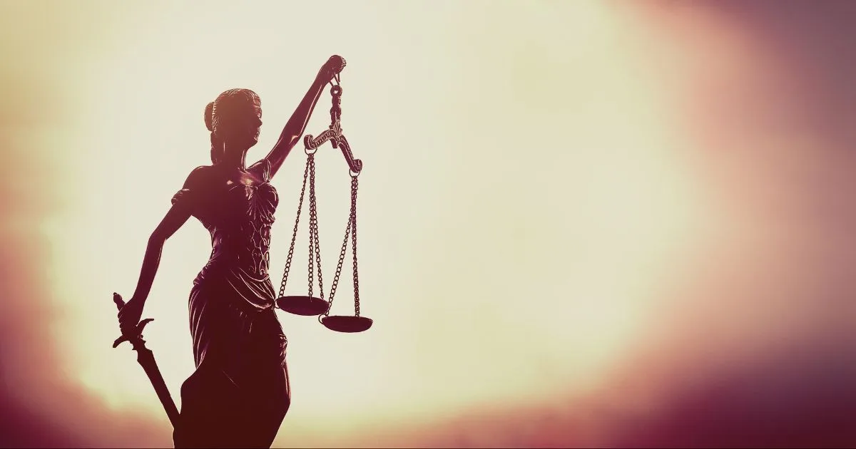 Lady justice statue holding balancing scales